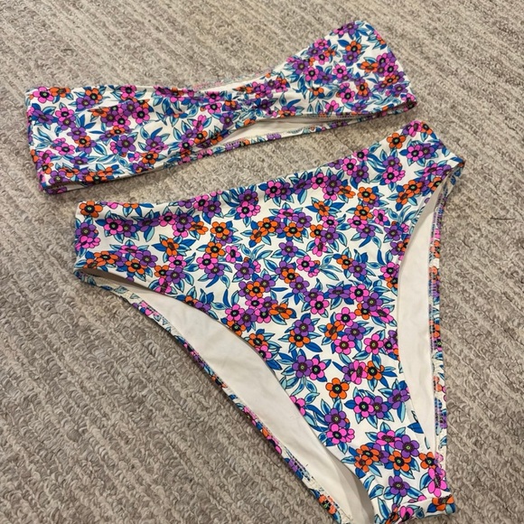Frankie’s Floral Bandeau Bikini - Picture 3 of 5